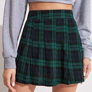 MAKE AN OFFER! Green plaid skirt